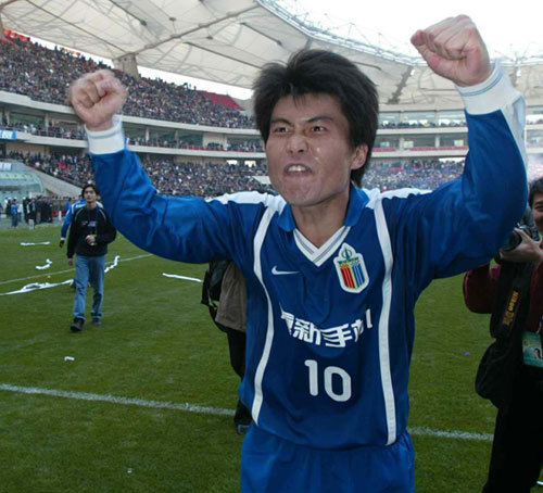 在警局卧底的叶醒获得日本间谍头子井上五十六将于十天后奥秘来到海城的谍报，没想到由于风声走漏刺杀步履损掉惨痛，叶醒的身份也被思疑被死仇家高斯文酷刑鞭挞...